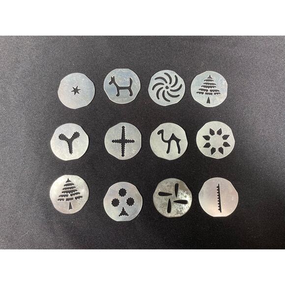 Vintage Bakeware Mirro Cookie or Pastry Press 12 Discs & 3 Tips, Creative Baking - Picture 6 of 6